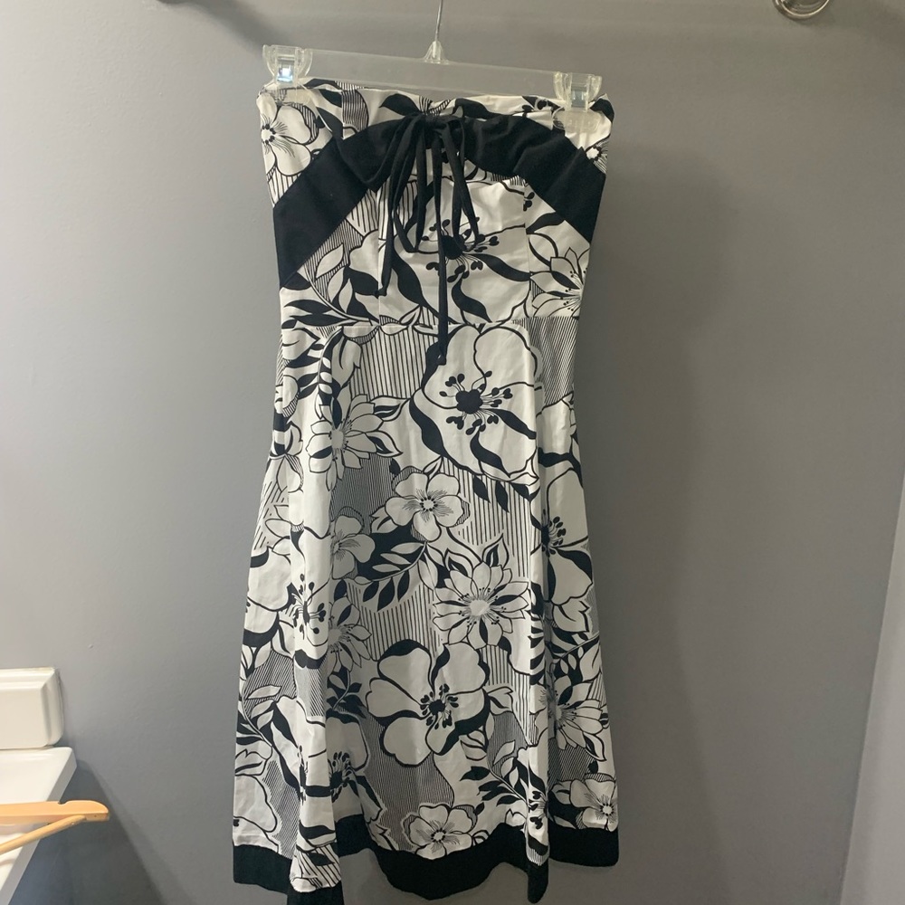 Strapless black and white dress! ⚓️ - Picture 1 of 8